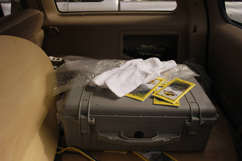Illustration for article titled How To Build A Painstakingly Perfect Jurassic Park Ford Explorer